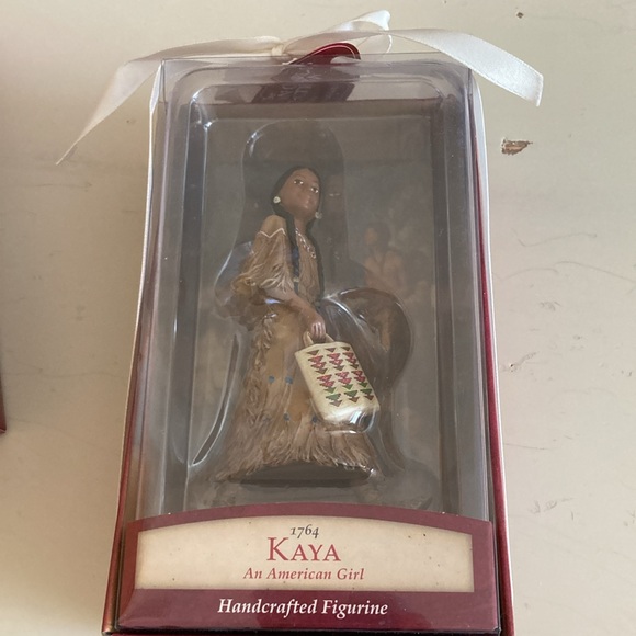 COMPLETE SET of 8 American Girl / Pleasant Co. figurines by Hallmark. 2002. - Picture 4 of 14